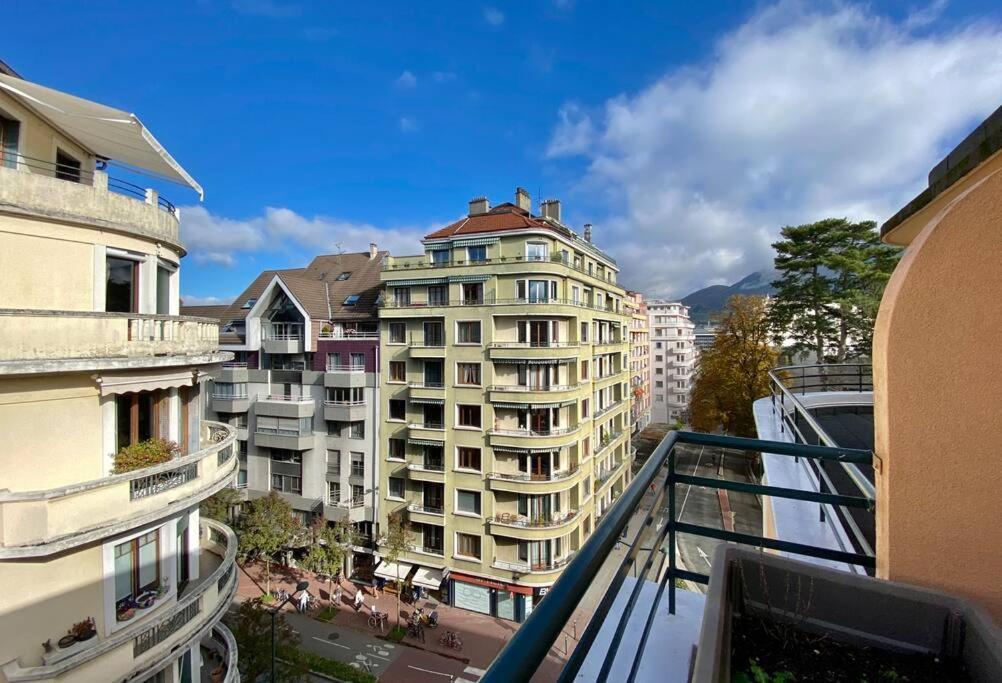 Toit-Terrasse Traversant Plein Centre 100M Du Lac Annecy Exterior foto