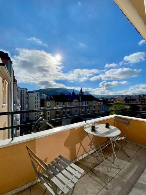 Toit-Terrasse Traversant Plein Centre 100M Du Lac Annecy Exterior foto