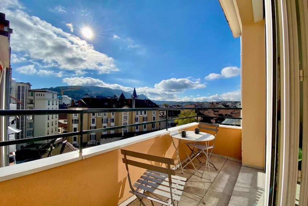 Toit-Terrasse Traversant Plein Centre 100M Du Lac Annecy Exterior foto